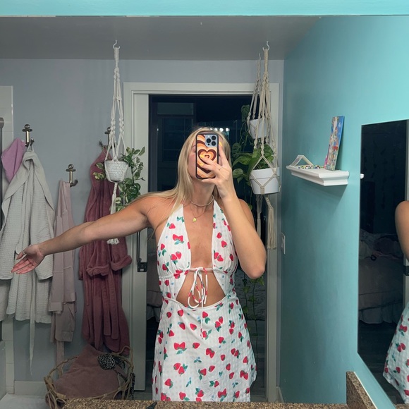 beginning boutique strawberry dress - Picture 2 of 5